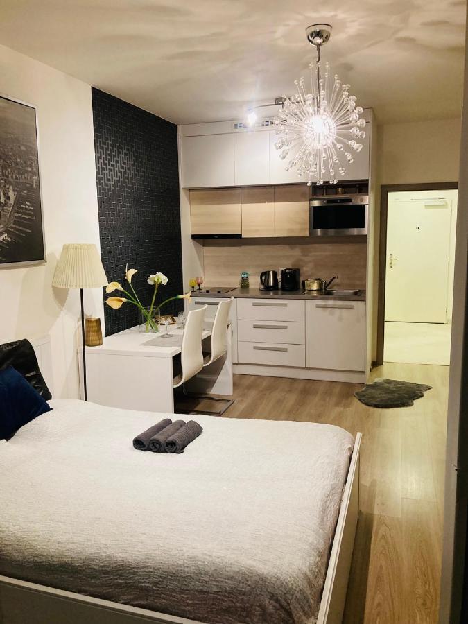 Apartement Blanc De Luxe ปราก ภายนอก รูปภาพ